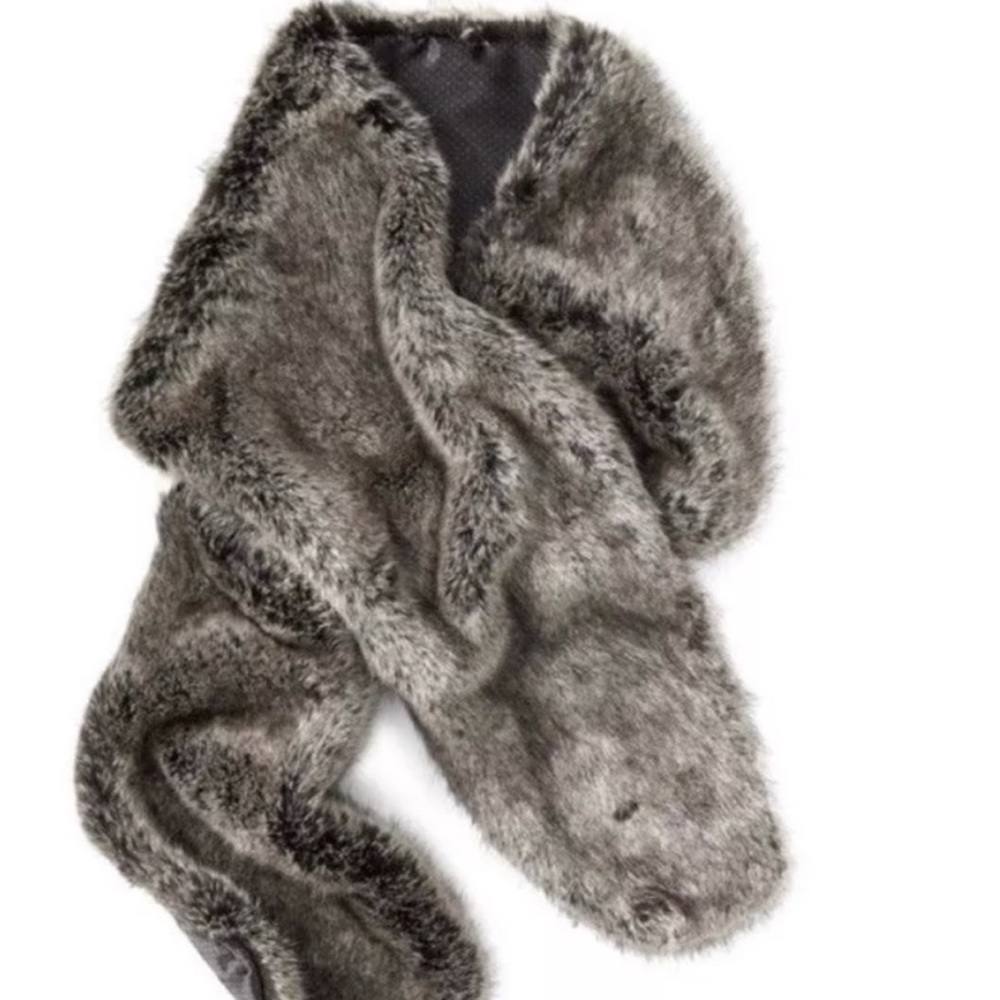 Banana republic  faux fur shawl